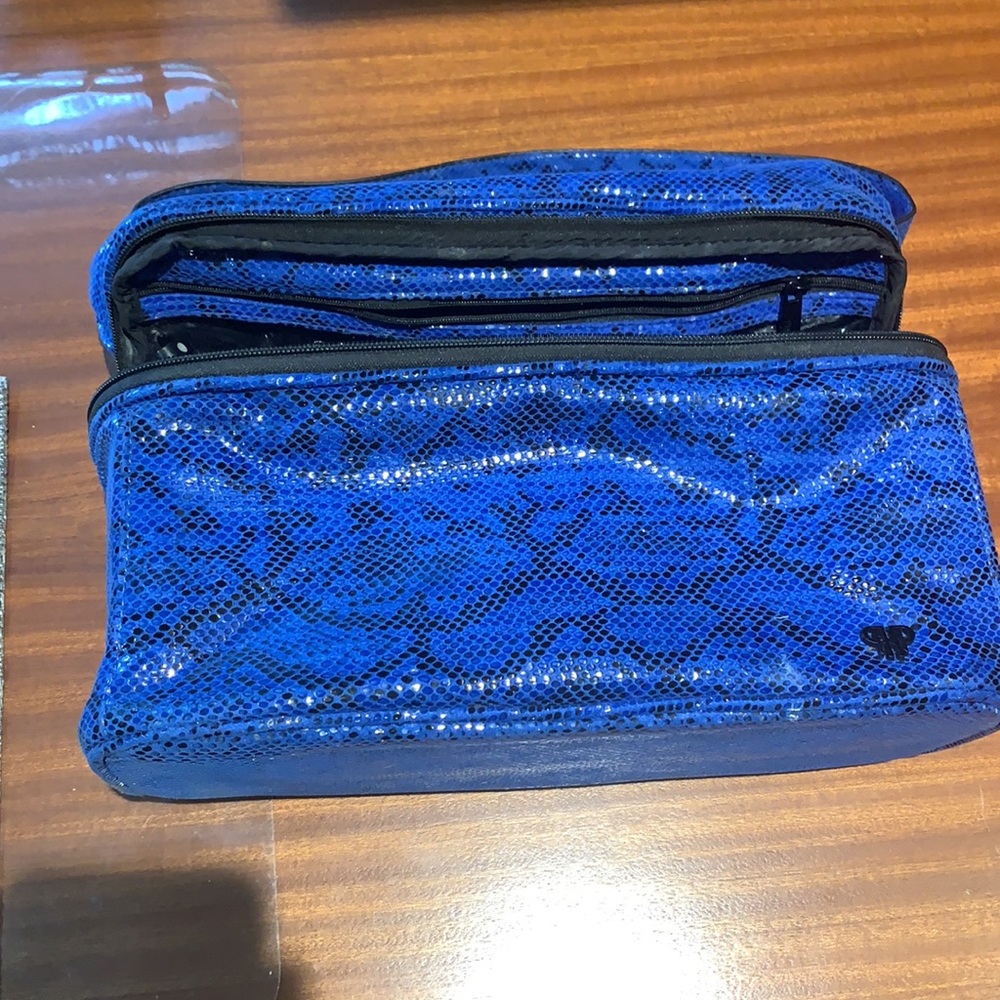 Travel toiletry bag. Fits all your travel necessities